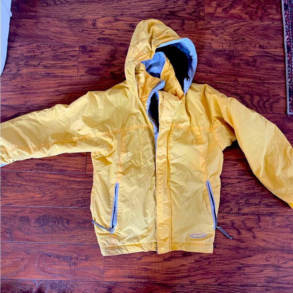 Patagonia jacket with hood ski rain insulated